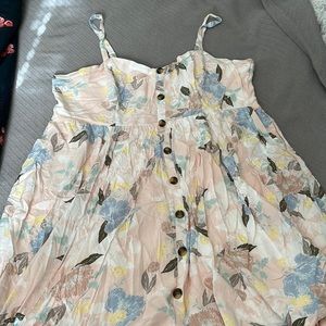 Torrid brand light floral hi-low dress, size 3, with pockets